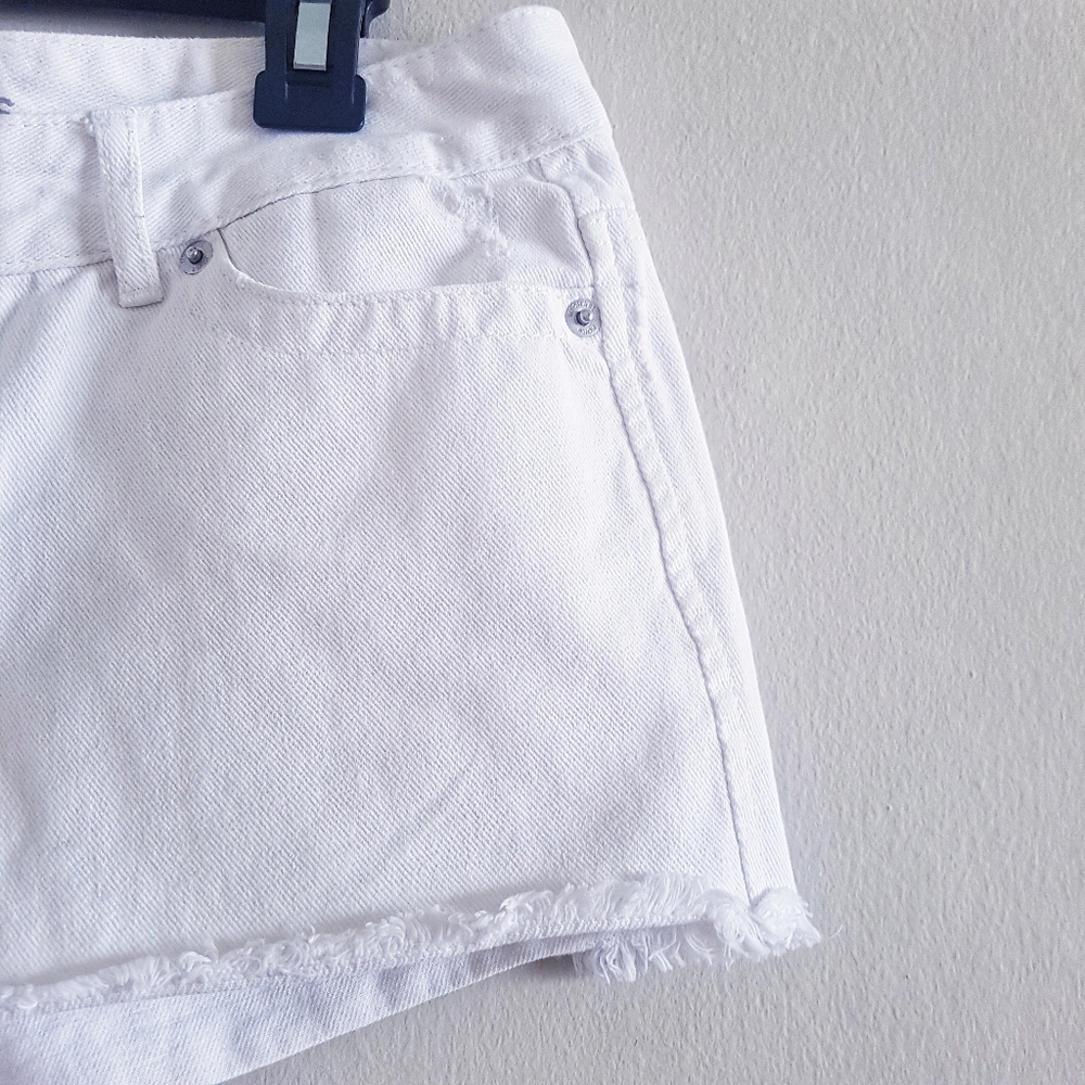 Michael Kors White Jean Short Shorts Size 4 - Picture 3 of 7